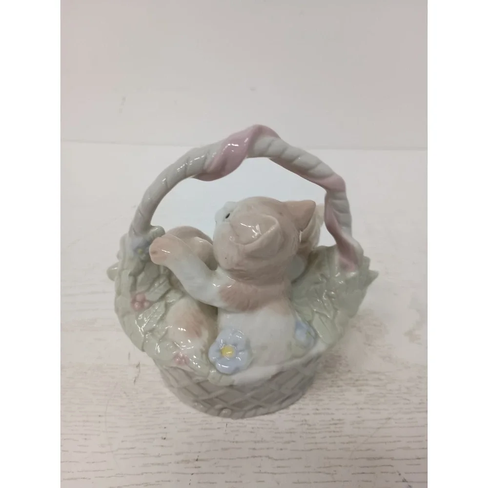 Vintage Enesco‎ Kittens In Basket Figurine Porcelain Pastel Cottagecore Decor